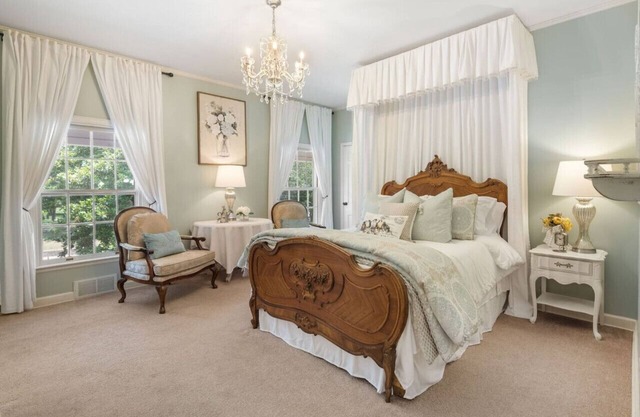 Grand Mansion-Magnolia suite