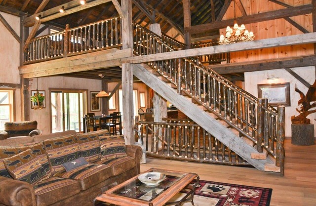 Grand Mountain Lodge - Beautiful, Must See