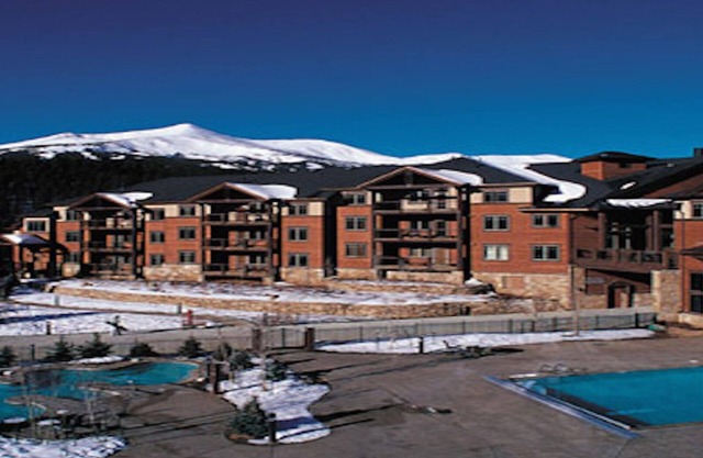 Grand Timber Lodge Ski in/Ski out -two bedroom