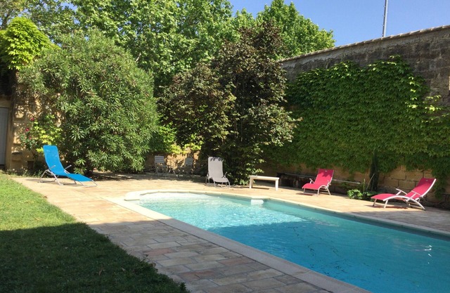Grande Maison de Maître Avec Piscine Dans un Joli Village du Gard