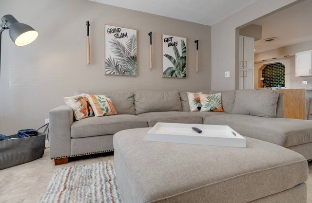 GrandSlam Getaway @ Sloan w/9FT Pool, Park Close , Entire Home