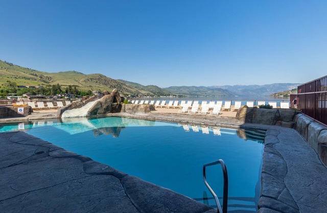 Grandview 512 Waterfront condo on Lake Chelan