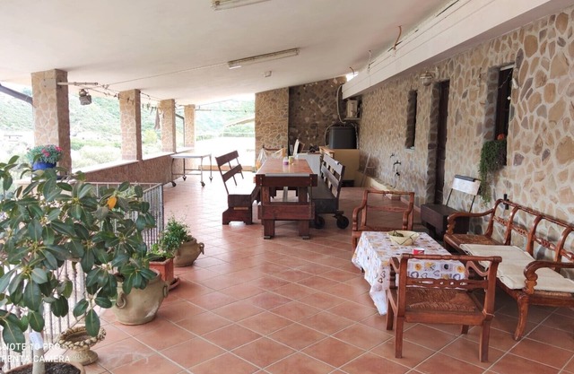 Granny flat - one-room apartment souterrain with sun terrace on the outskirts