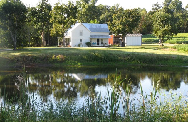 Granny's Castle: Farmhouse Getaway.