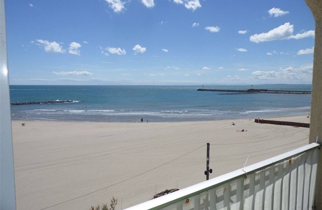 Grau d'Agde: Air-conditioned Apartment with 2 Bedrooms 20m from the Beach