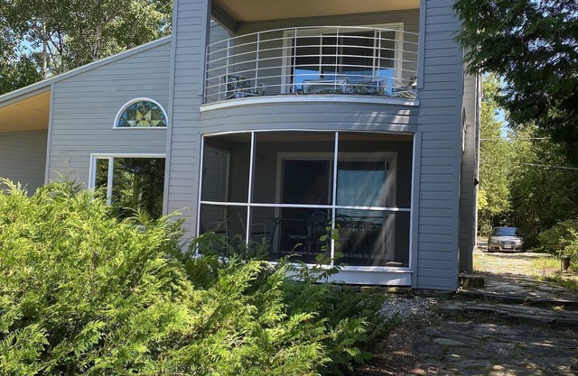 Gray Gull Cottage-Waterfront Home