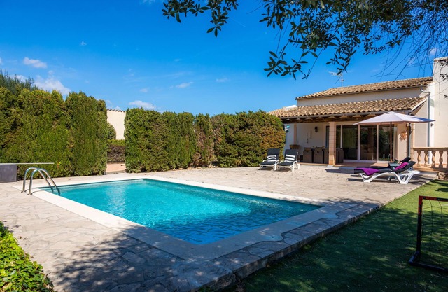 GREAT VILLA WITH PRIVATE POOL, CLOSE TO THE BEACH, FULLY EQUIPED.