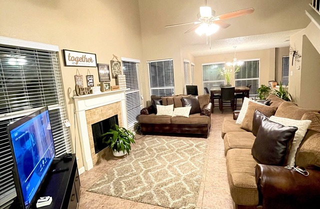 GREAT 2 STORY 3BEDROOM FAMILY HOME