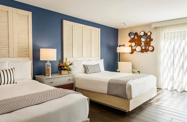 Great Amenities! Five Pools Onsite! Close to San Diego Airport & Mission Beach!