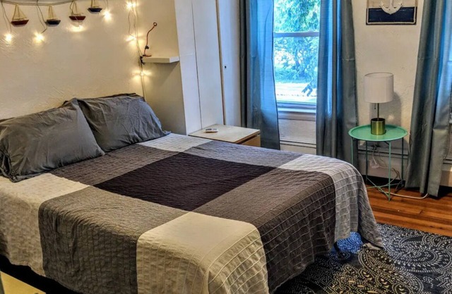 Great Apartment on River/Harvard Square two blocksn