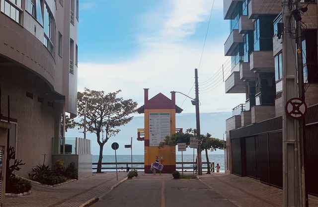 Great apartment, well located, 30m from the beach Learn more:whats 47 988388565