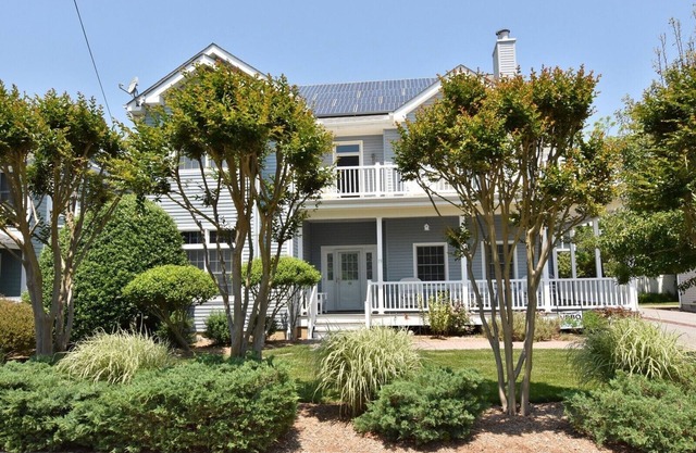 Great Beach home! Clean, Comfortable & Convenient