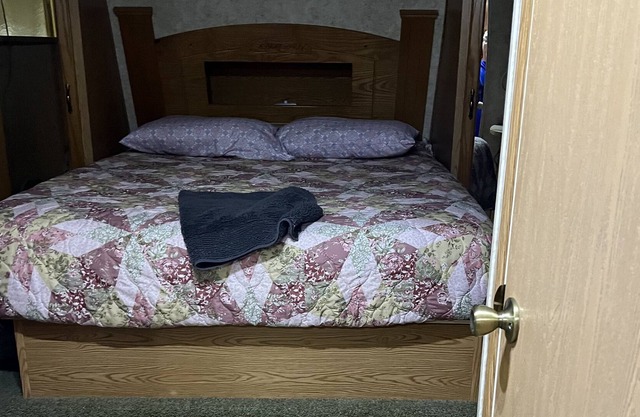 Great camp just a minute walk from the marina