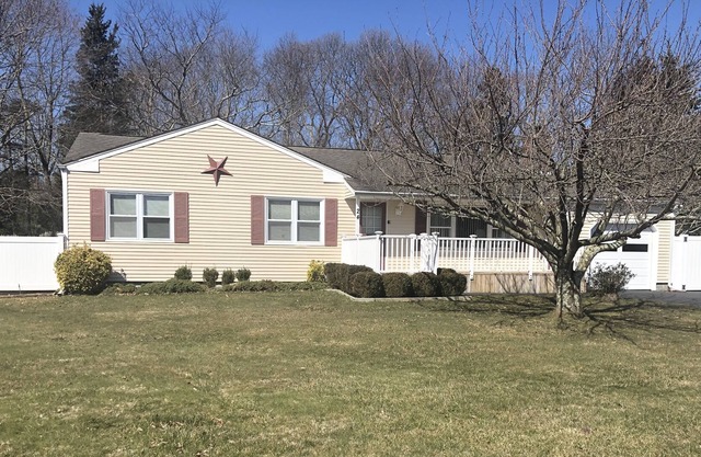 Great deal 3B/2B Home just 10 min from Hamptons!