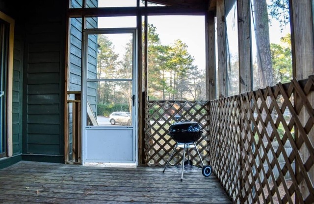 Great Deck & Yard - The Groovy Green Getaway