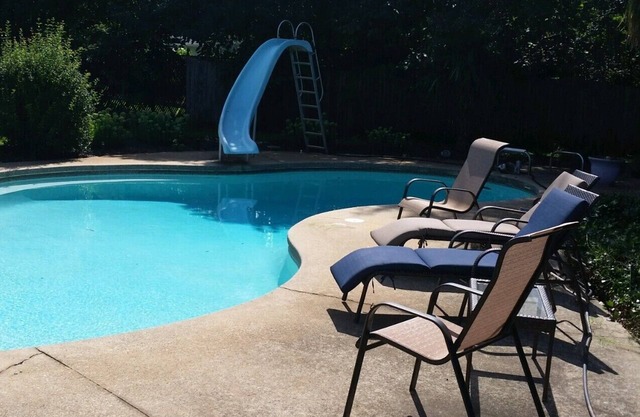 Great Eastside Location w/Pool and Screen Porch Retreat