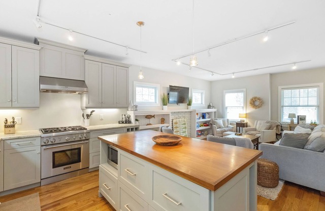 Great Family Home, Hot Tub All Year, Gourmet Kitchen