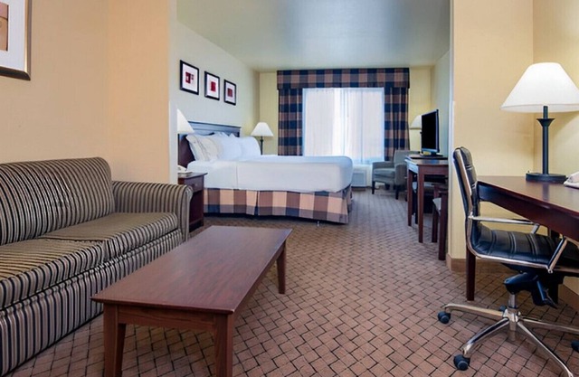 Great for a Romantic Getaway! W/ Meeting Room