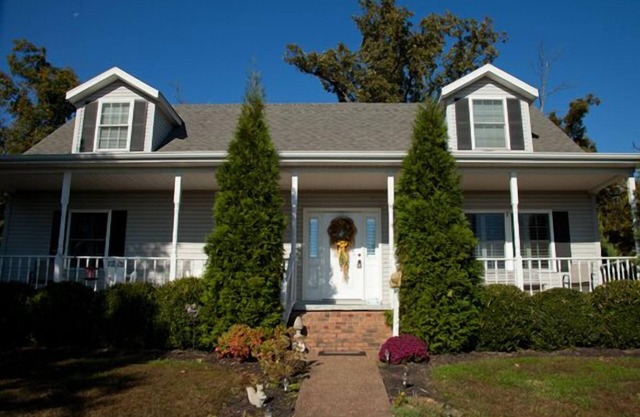 Great for Family Reunions, Hunting Lodge And Pet Friendly!