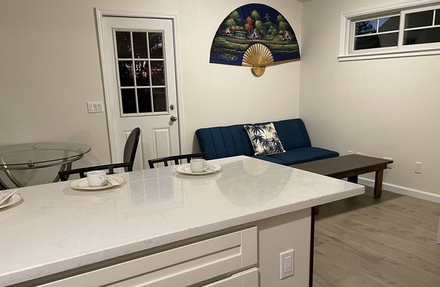 Great for team/families/Easy commute nice3houses/parkings/washer Dryer /1 price