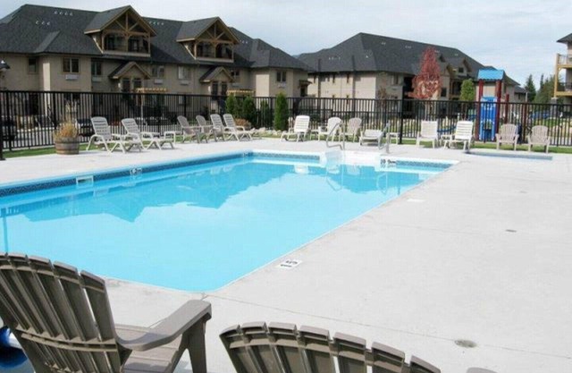 Great Golf Getaway - Swim Golf Or Ski 2 Bedrooms at Bighorn Meadows