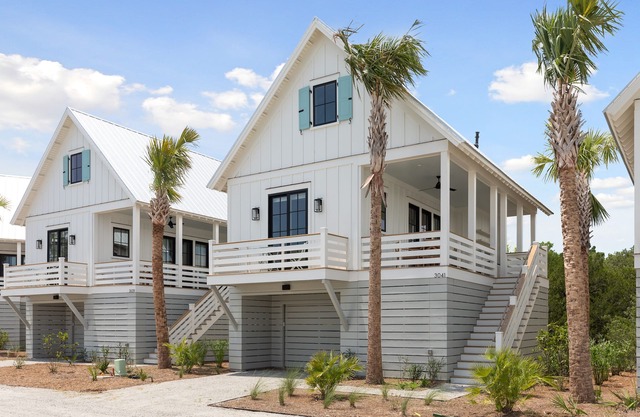 “Great Heron” (3041 Southerly Way) 2 person creekside bungalow at Kiawah River