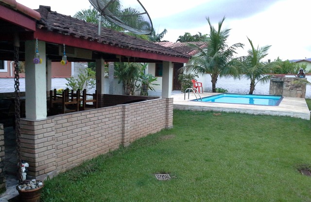 Great house, condominium, gourmet area, large pool, wifi, clean beach, for families.