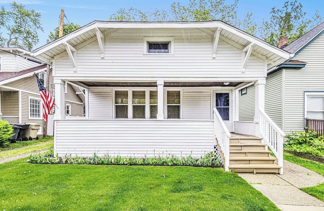 Great house just a 20+ min walk to Notre Dame! sleeps 6