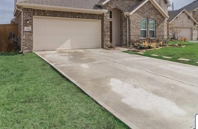 Great house with amazing neighborhood amenities. two Private rooms with one bath