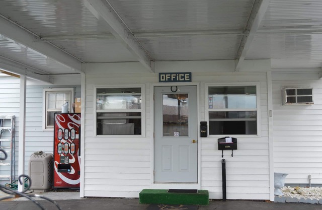 Great Lakes Motel