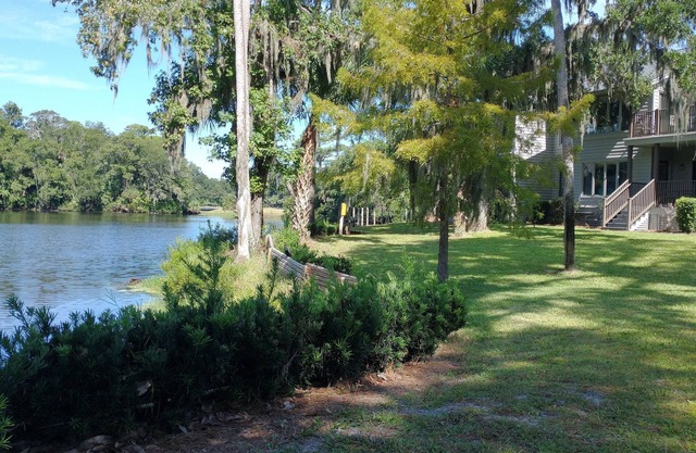 Great location In Shipyard. Close to beach, tennis and golf with private gate!