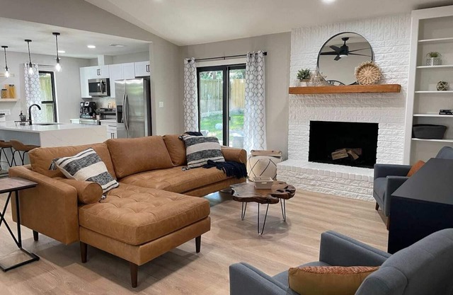 Great location! All New Super Private Modern Freshly Remodeled Retreat!