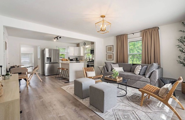 Great Location! Beautiful Home Near Downtown Westmont
