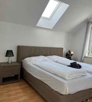 Great location Exquisite Villa, Free Parking - suitable for 19 persons