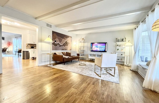 Great location-family friendly-Kids playroom-Spacious