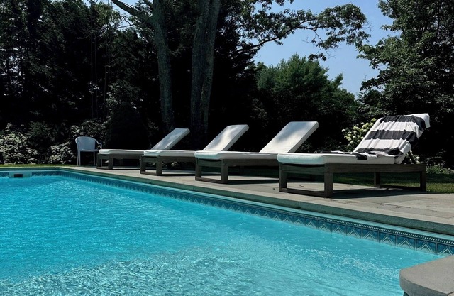 Great location for US Open golf. Luxurious 4-bedroom house in lovely Sag Harbor.