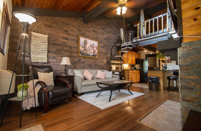 Great location! Perfect for traveling medical professional or corporate housing