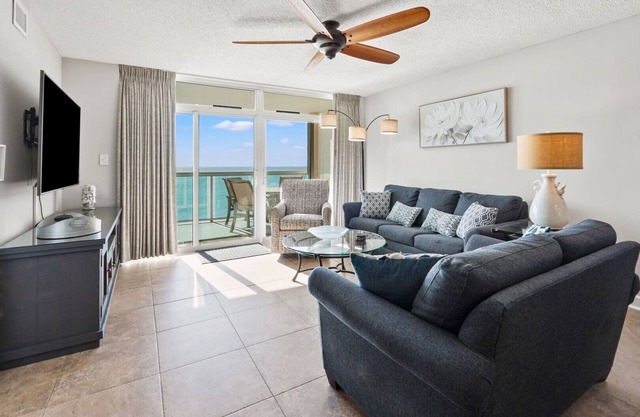 Great oceanfront condo w/indoor & outdoor pools, lazy river, fitness center, kids' pool