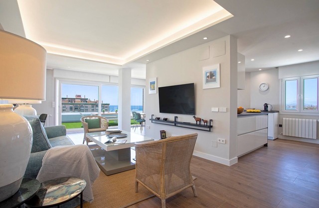 Great penthouse next to the beach. Elcano Terrace