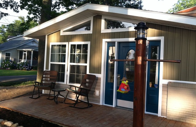 Great River Views, walk to Beach !