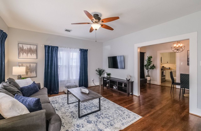 Great stay with exceptional service near Downtown & Heights