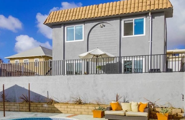Great Views | 2 Bedroom | Close to Everything!