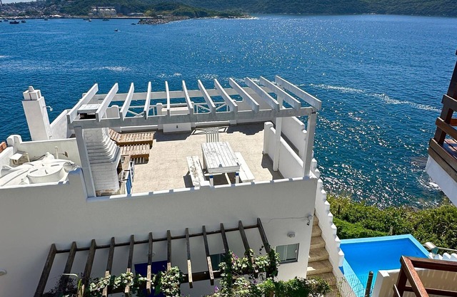 Greek style house GREEK1