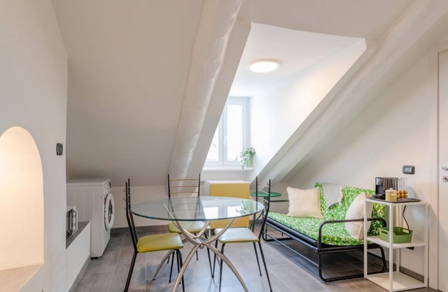 Green Balon (AIRCO) by Happyhostorino