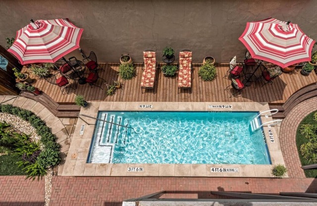 Green Door Lofts -Magnolia Loft, Silos/Downtown