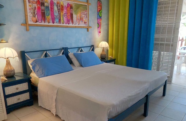 Green Garden Apartment at Blue Ocean Cottage in Silver Sands
