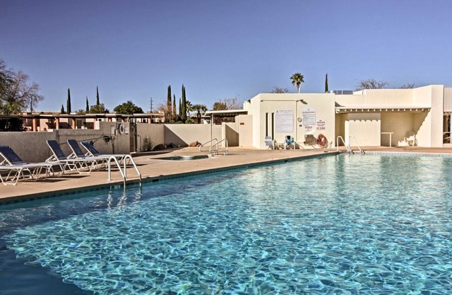 Green Valley Townhome with Patio and Resort Amenities