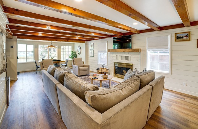 Green Valley Lake Vacation Rental, Walk to Water!
