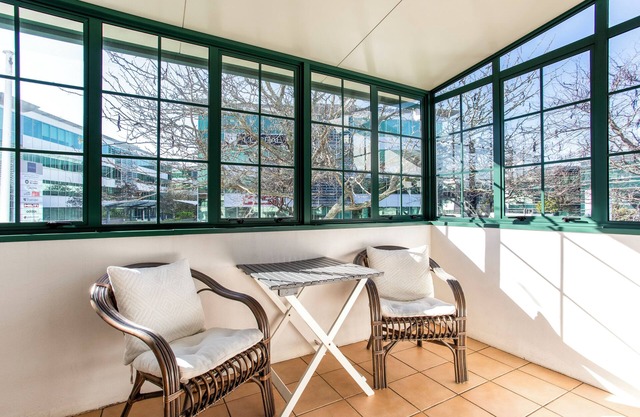 Greenlane Manor Motel