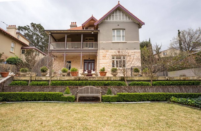 Greenwich Peninsula apartment 2 Heritage rebuild quality furnished 1 bedroom